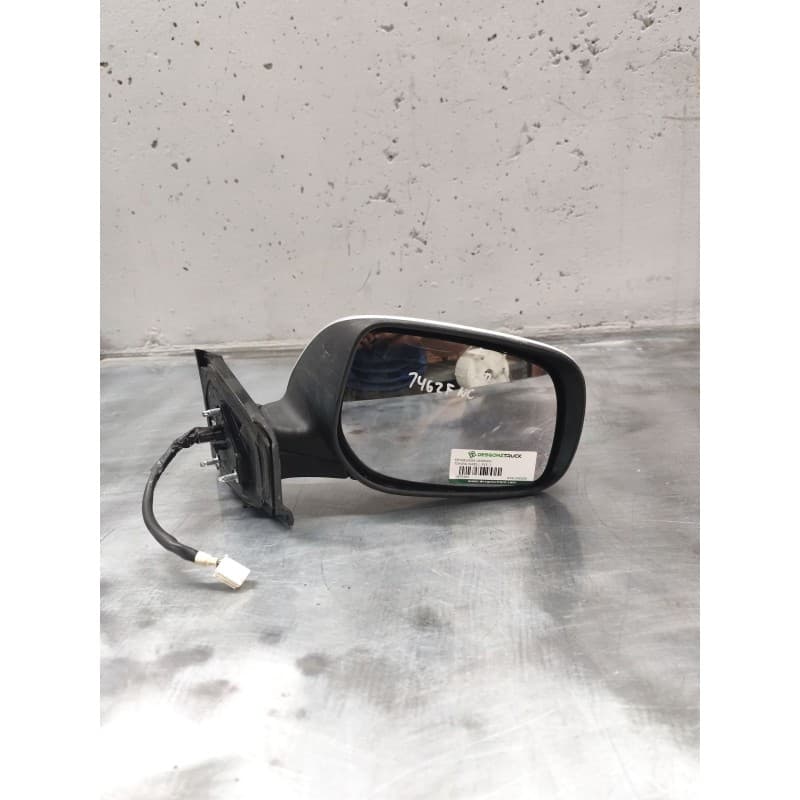 Recambio de retrovisor derecho para toyota yaris (_p13_) 1.4 d (nlp130_) referencia OEM IAM 879100D250 2701200 879100D250 - Plata