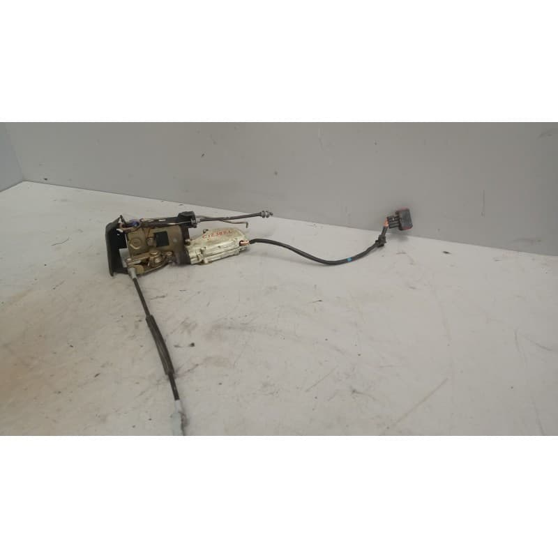 Recambio de cerradura puerta delantera izquierda para daf serie lf55 desde 06 referencia OEM IAM