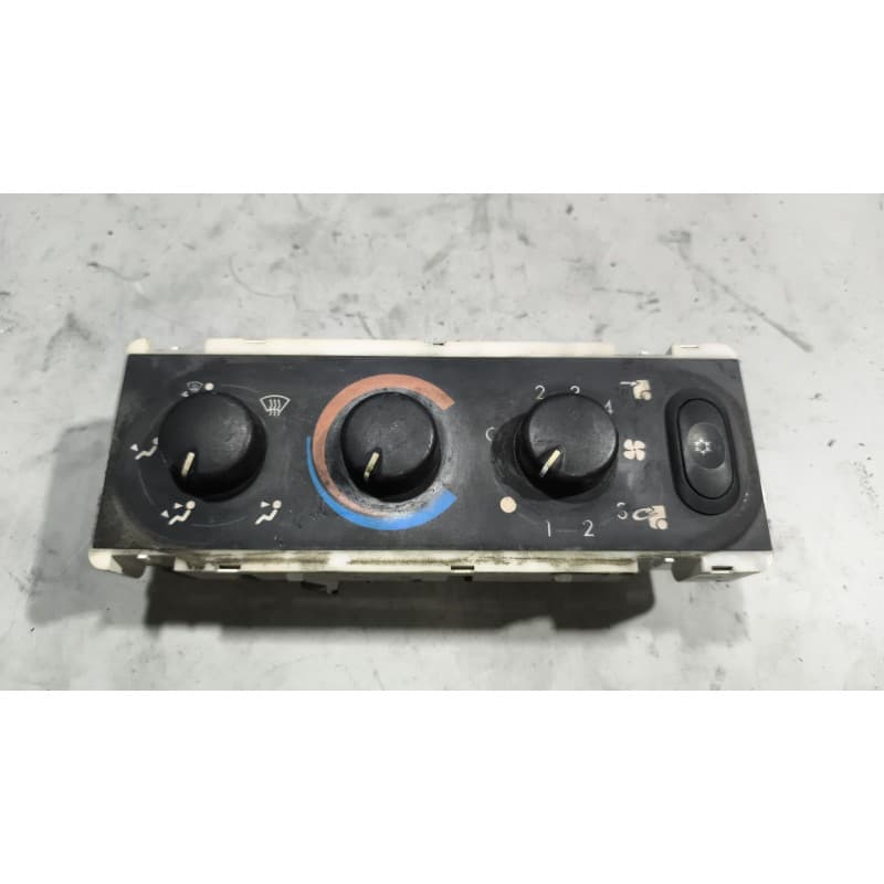 Recambio de mando calefaccion / aire acondicionado para daf serie lf45.220 desde 06 6.7 diesel referencia OEM IAM 1601297 F66252 - Blanco