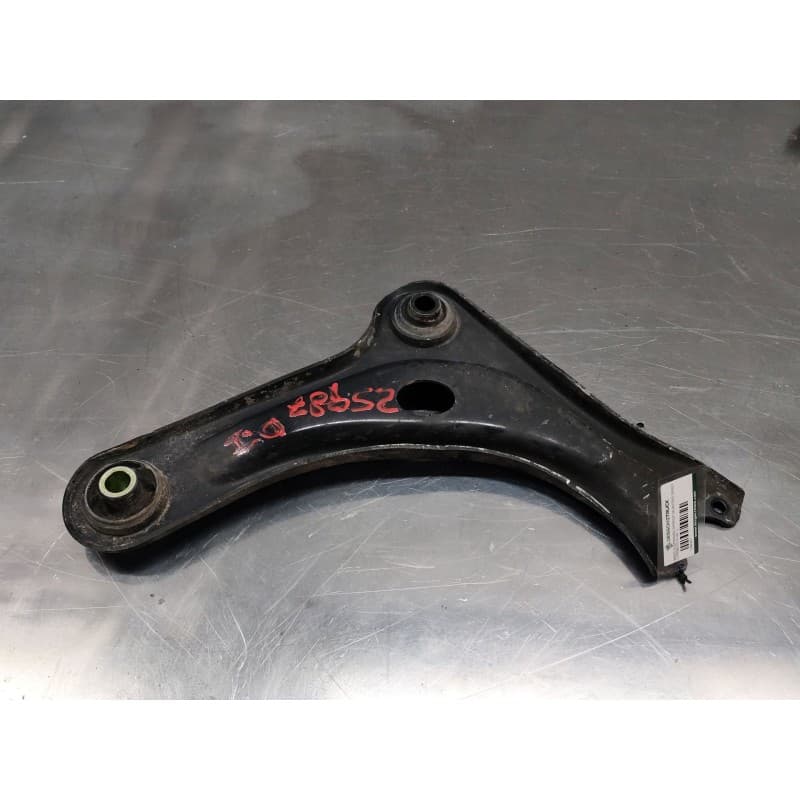 Recambio de brazo suspension inferior delantero derecho para citroën c3 ii (sc_) 1.4 hdi 70 (sc8hzc, sc8hr0, sc8hp4) referencia - Negro
