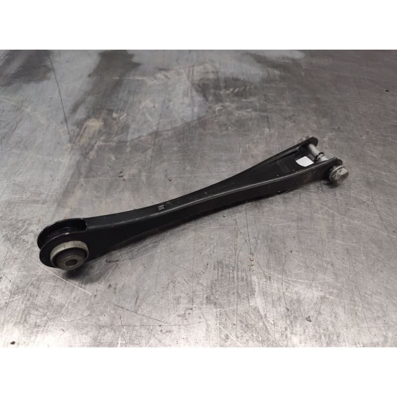 Recambio de brazo suspension inferior trasero derecho para bmw 1 (e87) 120 d referencia OEM IAM 679252504 - Blanco