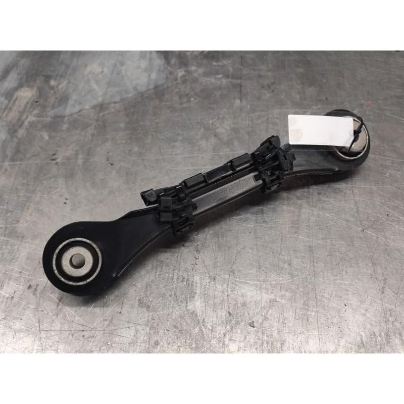 Recambio de brazo suspension superior trasero derecho para bmw 1 (e87) 120 d referencia OEM IAM 679254404 - Blanco