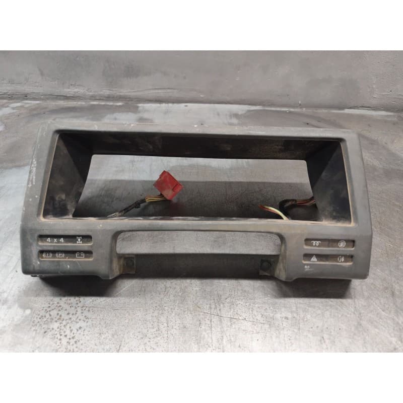 Recambio de guarnecidos cuadro de instrumentos para nissan patrol iii/2 station wagon (w260) 2.8 d 4x4 referencia OEM IAM - Rojo