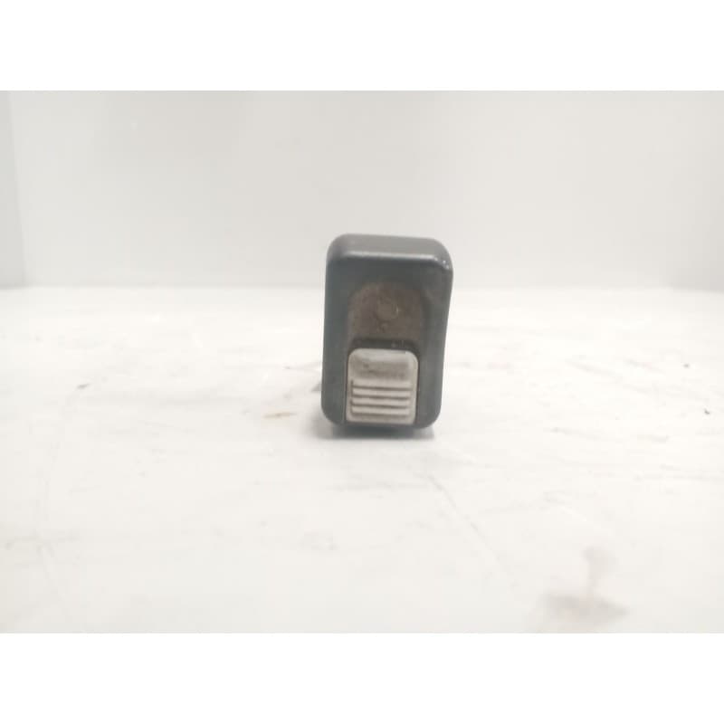 Recambio de interruptor para scania serie 4 (p/r 164 l) 15.6 diesel referencia OEM IAM 1488071 - Blanco