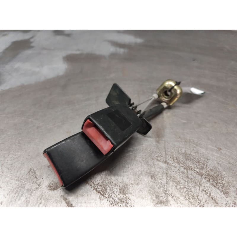 Recambio de enganche de cinturon trasero central para volkswagen passat berlina (3b3) 1.9 tdi referencia OEM IAM 3B0857739C 3B08