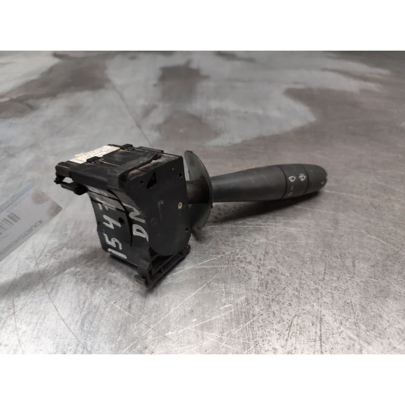 Recambio de mando limpia para renault trucks mascott 120.35 referencia OEM IAM 8200199519 - Blanco