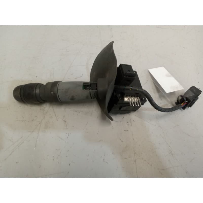 Recambio de mando limpia para iveco a65c18/wing referencia OEM IAM 42558821 - Blanco