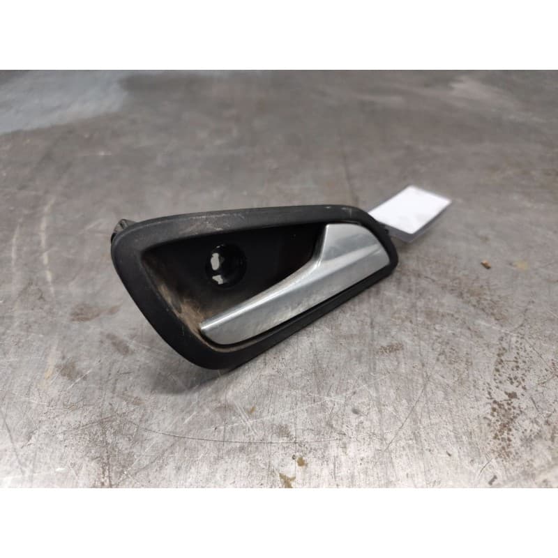 Recambio de maneta interior trasera derecha para ford focus lim. (cb8) titanium referencia OEM IAM AM51U22600BDW - Plata