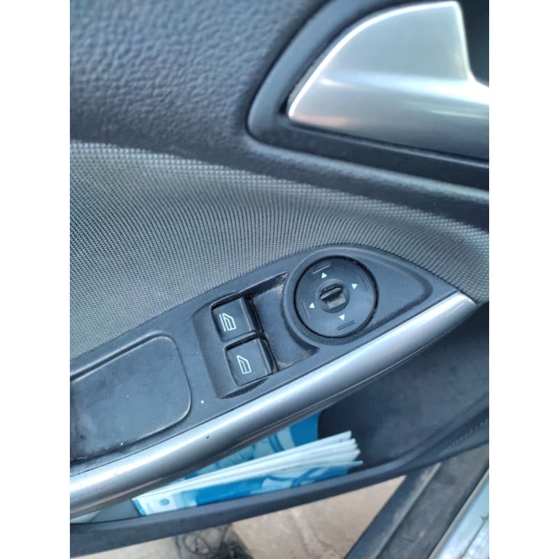 Recambio de mando elevalunas delantero izquierdo para ford focus lim. (cb8) titanium referencia OEM IAM AM5T14A132EA - Plata
