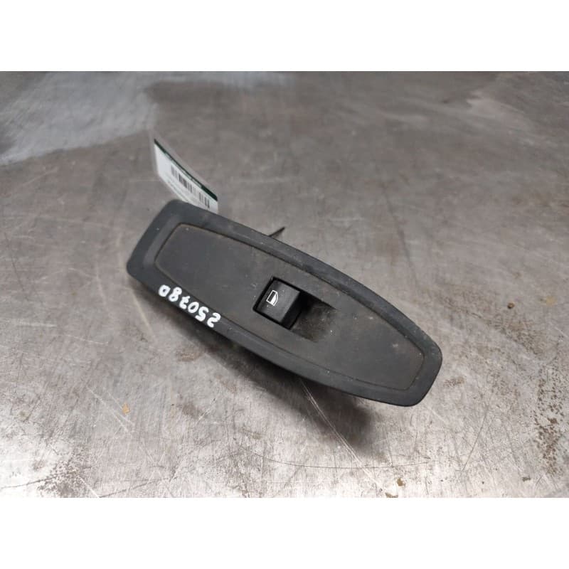 Recambio de mando elevalunas delantero derecho para bmw 4 coupé (f32, f82) 420 d xdrive referencia OEM IAM 920810702 - Blanco