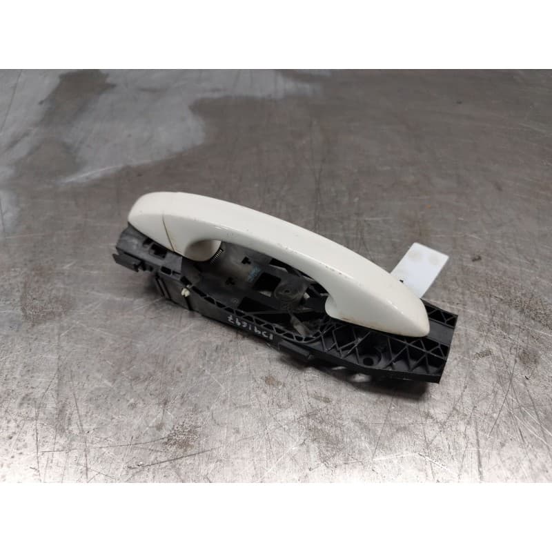 Recambio de maneta exterior delantera derecha para volkswagen golf vii (5g1, bq1, be1, be2) 1.4 tsi referencia OEM IAM 5N0839885 - Blanco