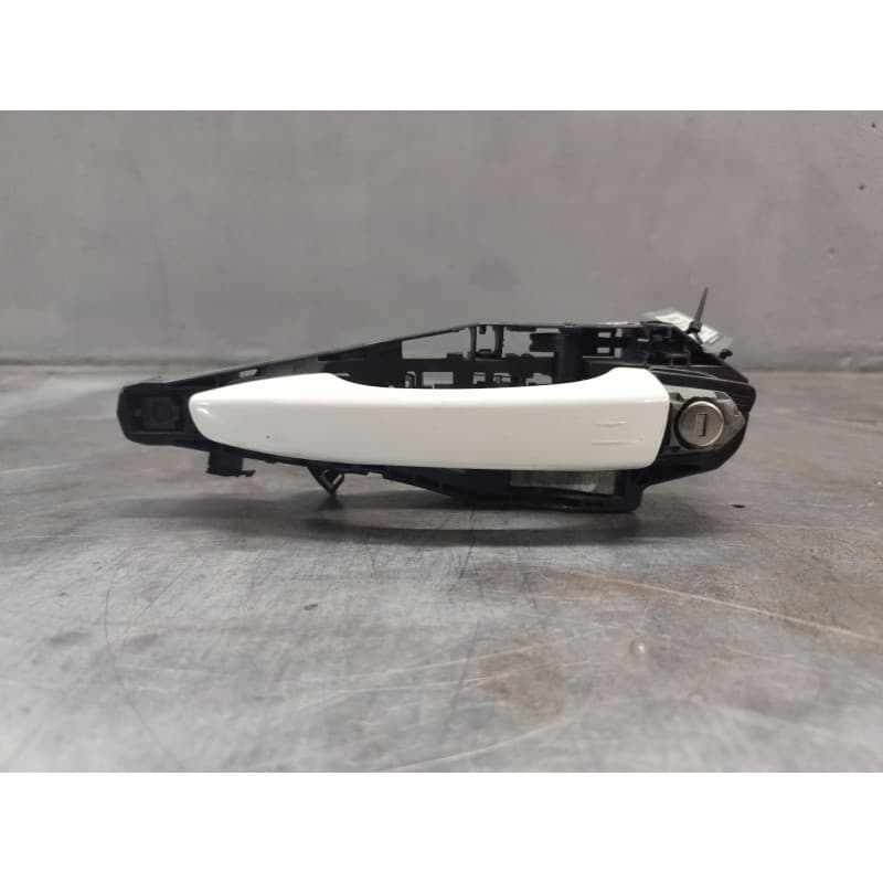 Recambio de maneta exterior delantera izquierda para peugeot 5008 ii (mc_, mj_, mr_, m4_) 1.6 bluehdi 120 referencia OEM IAM 982 - Blanco