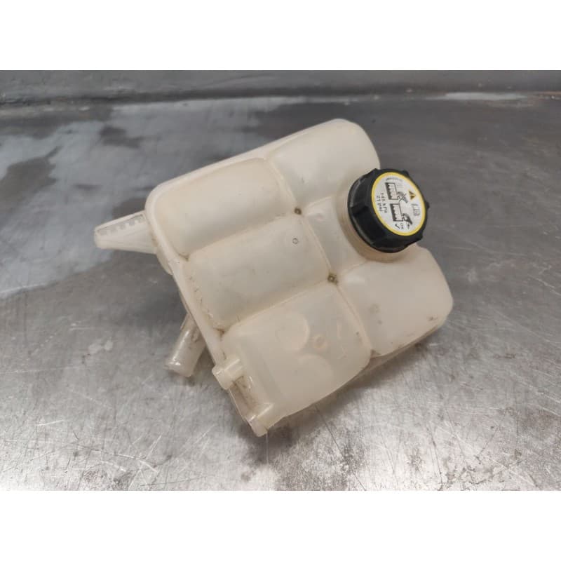Recambio de deposito expansion para ford focus iii 1.0 ecoboost referencia OEM IAM AV418K218DA - Negro