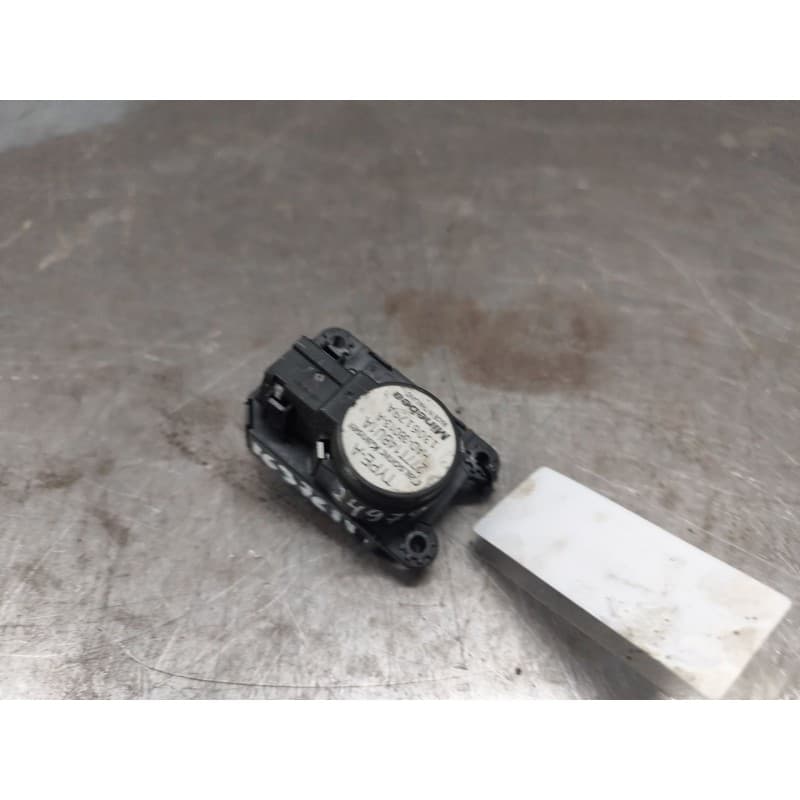 Recambio de motor apertura trampillas climatizador para nissan qashqai ii (j11, j11_) 1.5 dci referencia OEM IAM 277T14BU1A - Blanco