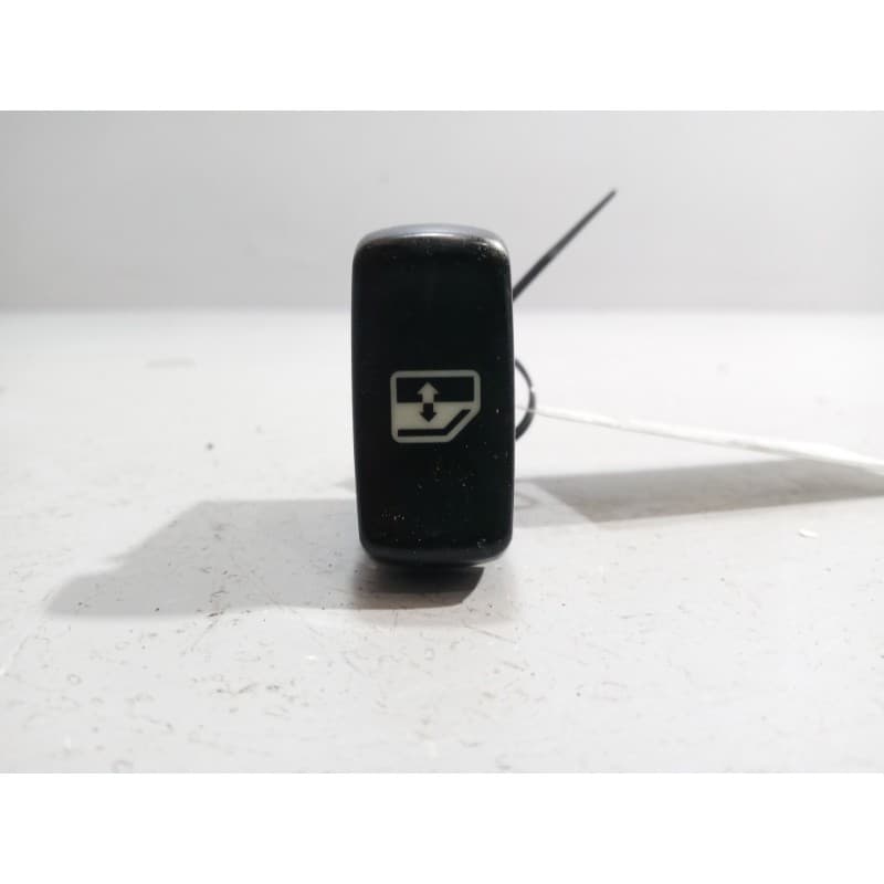 Recambio de mando elevalunas delantero izquierdo para scania serie p/g/r (c-clase) 15.6 diesel referencia OEM IAM 1421856 - Blanco