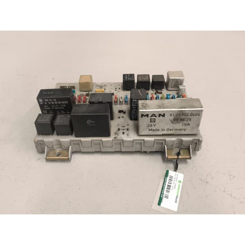 Recambio de caja reles / fusibles para man m 90 24.232 - 24.272 referencia OEM IAM 81254446060 - Blanco