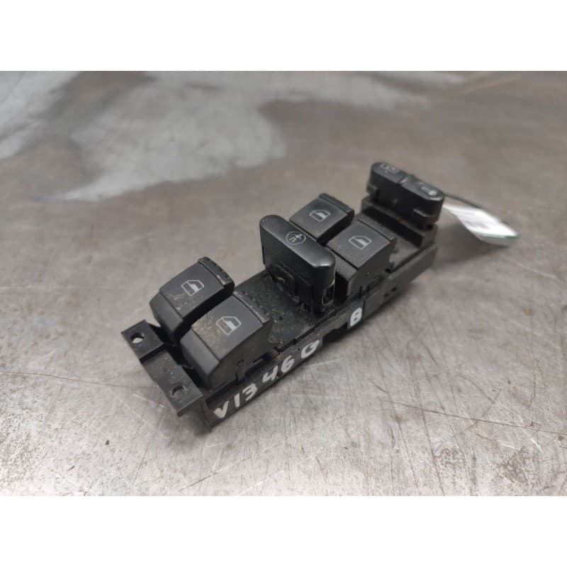 Recambio de mando elevalunas delantero izquierdo para volkswagen golf iv (1j1) 1.9 tdi referencia OEM IAM