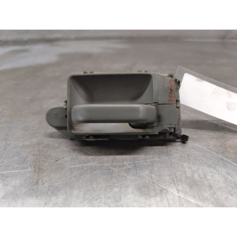 Recambio de maneta interior delantera derecha para peugeot 205 berlina xad / xad multi referencia OEM IAM 914358 - Blanco