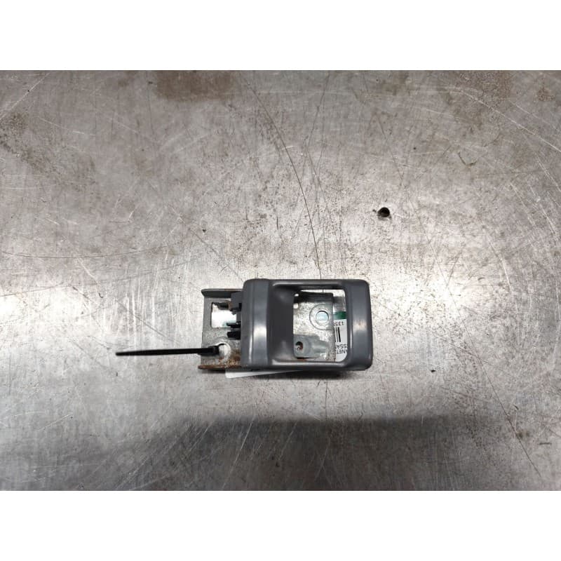 Recambio de maneta interior delantera izquierda para nissan cabstar 01.04 3.0 diesel referencia OEM IAM - Blanco