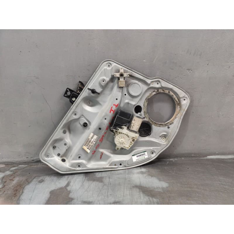 Recambio de elevalunas trasero izquierdo para volkswagen golf iv (1j1) 1.9 tdi referencia OEM IAM 1J4839755A
