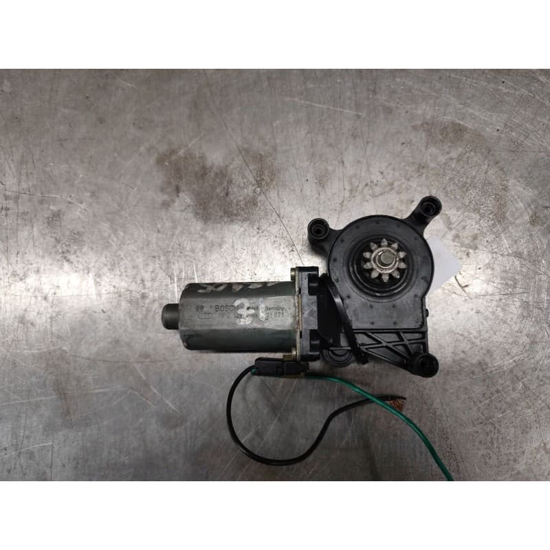 Recambio de motor elevalunas delantero derecho para mercedes-benz clase e (w210) familiar 200 t (210.235) referencia OEM IAM 013