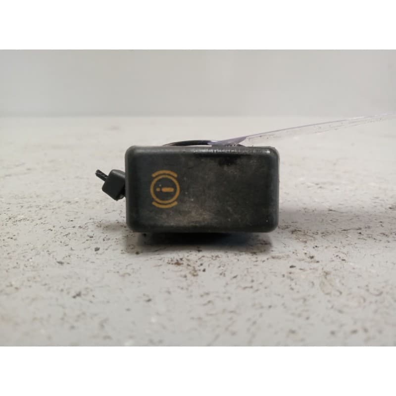 Recambio de interruptor para nissan trade caja/chasis 2.8 d referencia OEM IAM 15062860 - Blanco