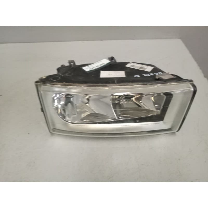 Recambio de faro izquierdo para iveco daily iii autobús 40 c 11, 50 c 11 referencia OEM IAM 500307755 - Blanco
