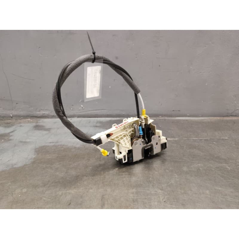 Recambio de cerradura puerta delantera derecha para volkswagen crafter 30-50 furgoneta (2e_) 2.0 tdi referencia OEM IAM A9067201 - Blanco