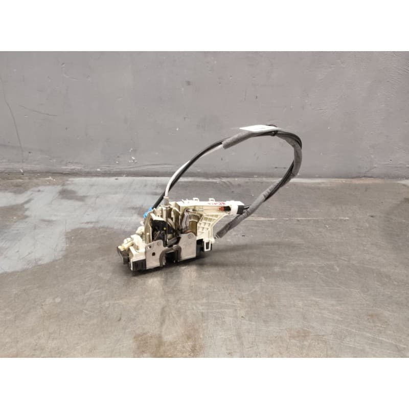 Recambio de cerradura puerta delantera izquierda para volkswagen crafter 30-50 furgoneta (2e_) 2.0 tdi referencia OEM IAM A90672 - Blanco