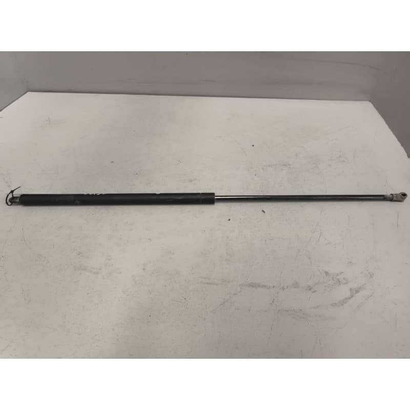 Recambio de bombin calandra para iveco eurocargo chasis (typ 130 e 18) larga distancia referencia OEM IAM 98444262 - Amarillo