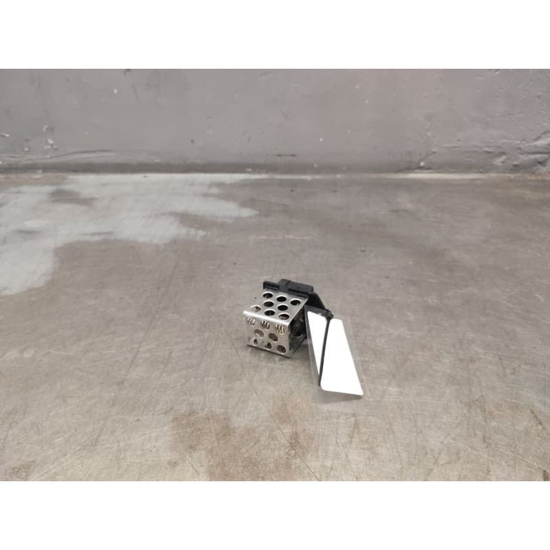 Recambio de resistencia electroventilador para nissan nv 200 (m20) kasten comfort referencia OEM IAM 8200045082 - Azul
