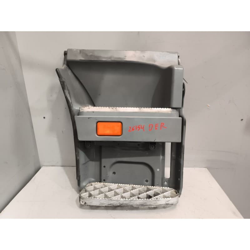 Recambio de peldaño derecho para scania 4 - series 164 l/580 referencia OEM IAM 1515192 - Blanco