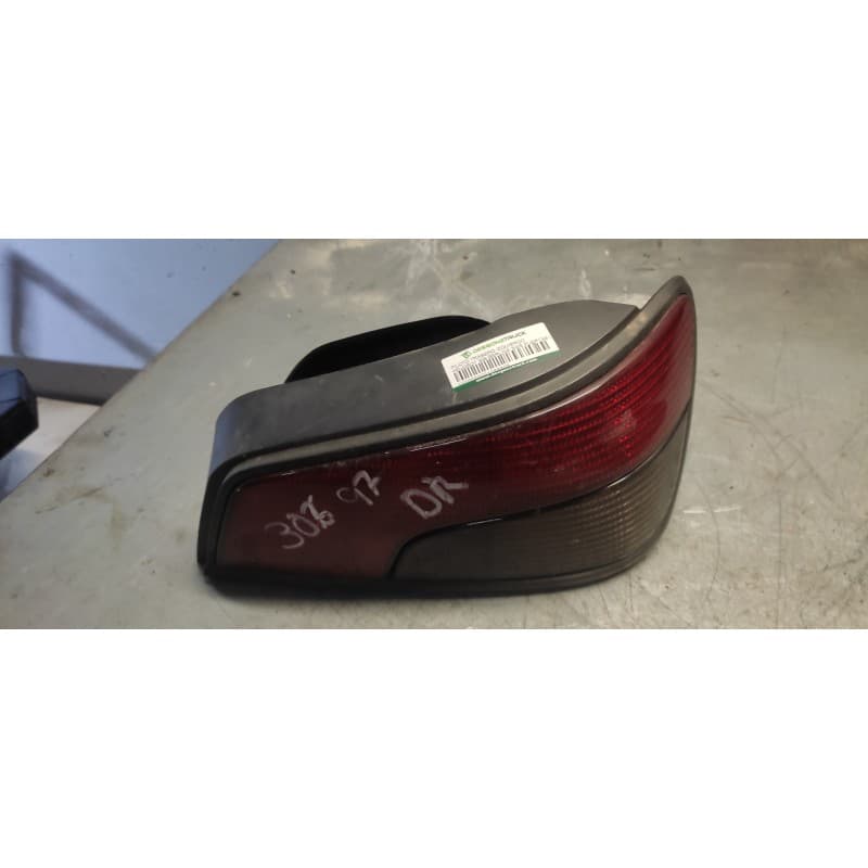 Recambio de piloto trasero izquierdo para peugeot 306 berlina 3/4/5 puertas (s2) boulebard referencia OEM IAM
