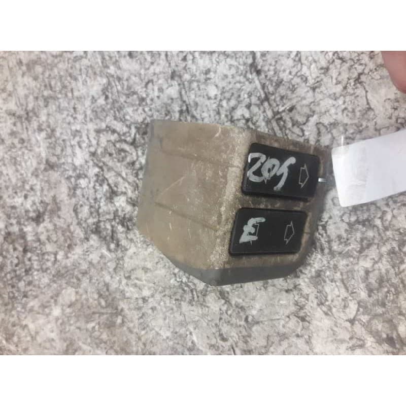 Recambio de mando elevalunas delantero izquierdo para peugeot 205 berlina 1.1 mito referencia OEM IAM 5/5 PINS
