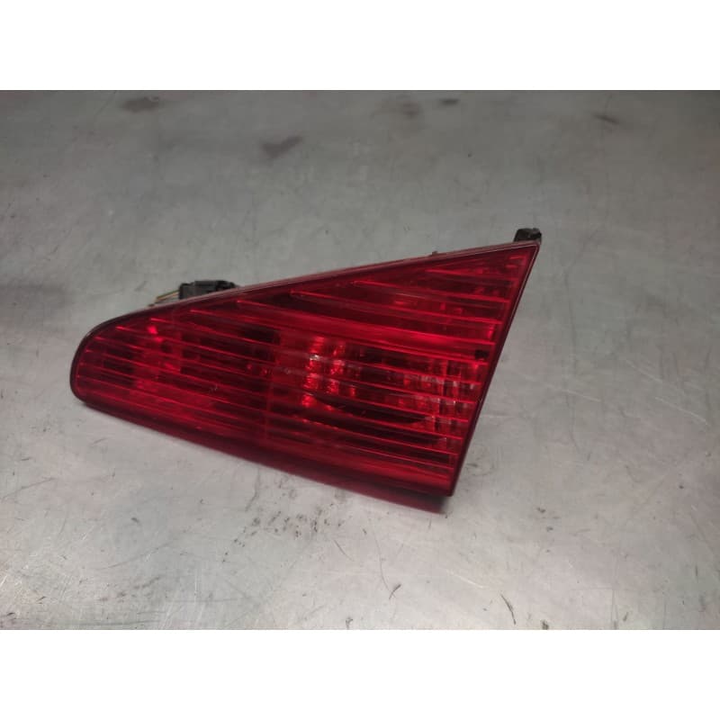 Recambio de piloto trasero derecho interior para peugeot 607 (s1) básico referencia OEM IAM - Verde