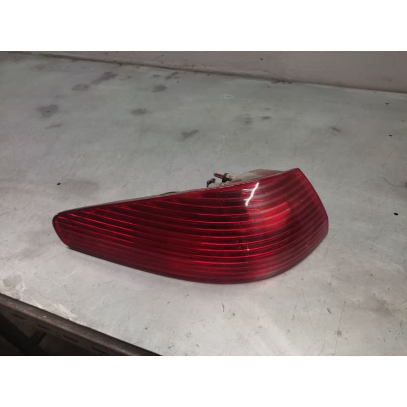 Recambio de piloto trasero izquierdo para peugeot 607 (s1) básico referencia OEM IAM - Verde