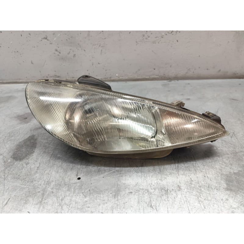 Recambio de faro derecho para peugeot 206 hatchback (2a/c) 1.4 hdi referencia OEM IAM