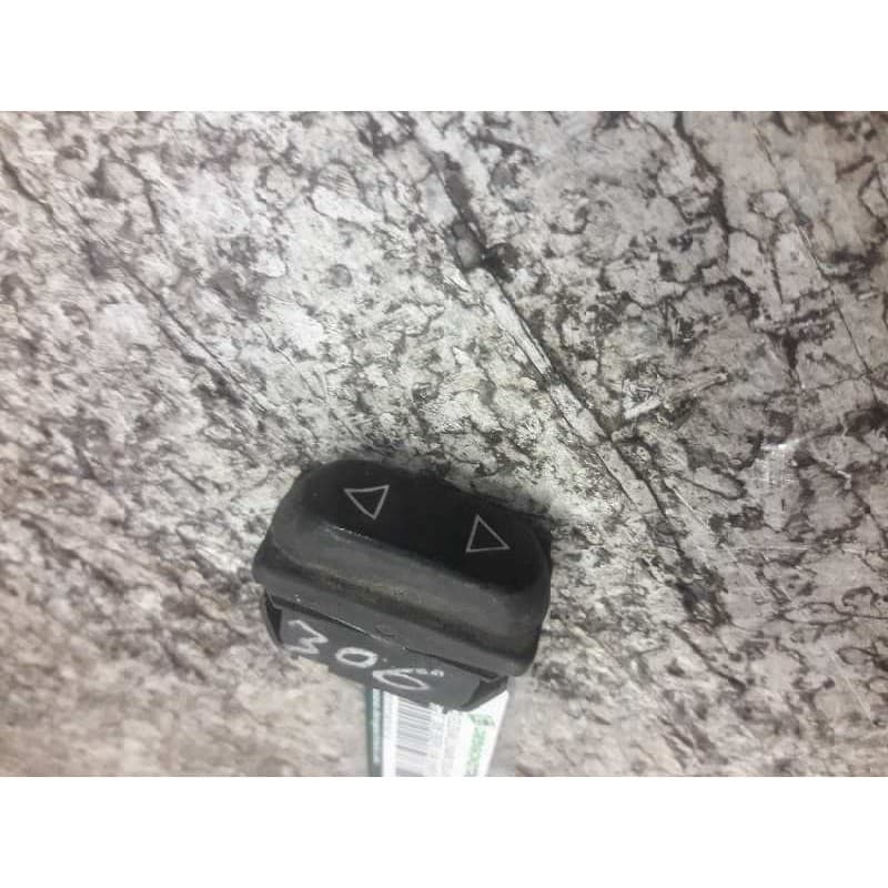 Recambio de mando elevalunas delantero derecho para peugeot 306 berlina 3/4/5 puertas (s2) boulebard referencia OEM IAM 5 PINS