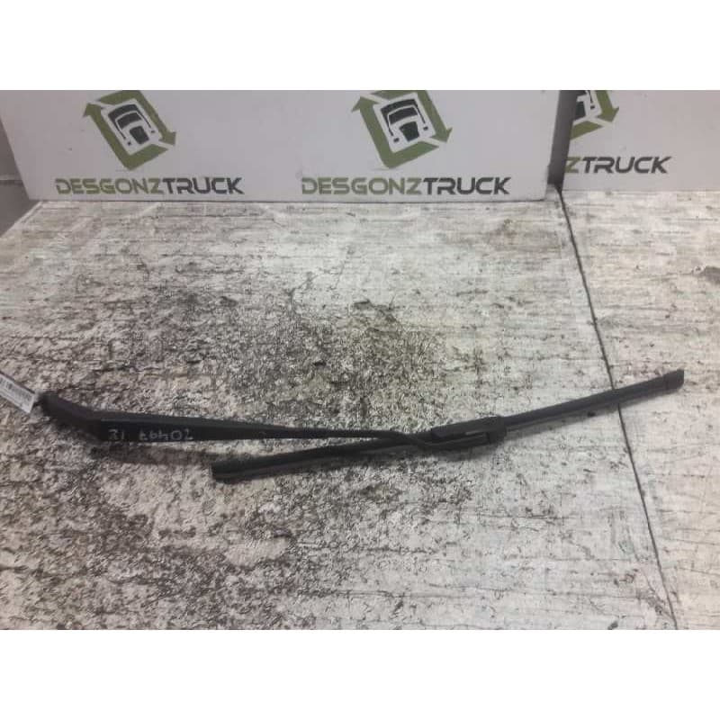 Recambio de brazo limpia delantero izquierdo para kia rio ipanema berlina referencia OEM IAM - Gris