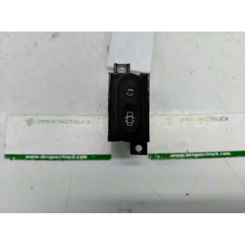 Recambio de mando cierre centralizado para renault laguna (b56) 1.9 dti referencia OEM IAM 7700421089 - Gris