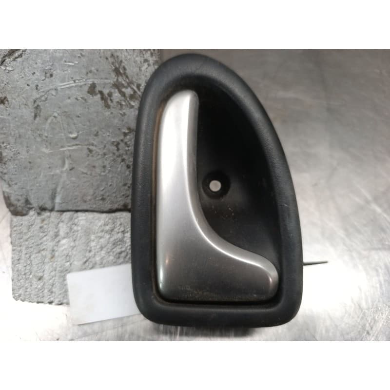 Recambio de maneta interior delantera derecha para renault clio ii (bb_, cb_) 1.5 dci (b/cb08) referencia OEM IAM - Negro