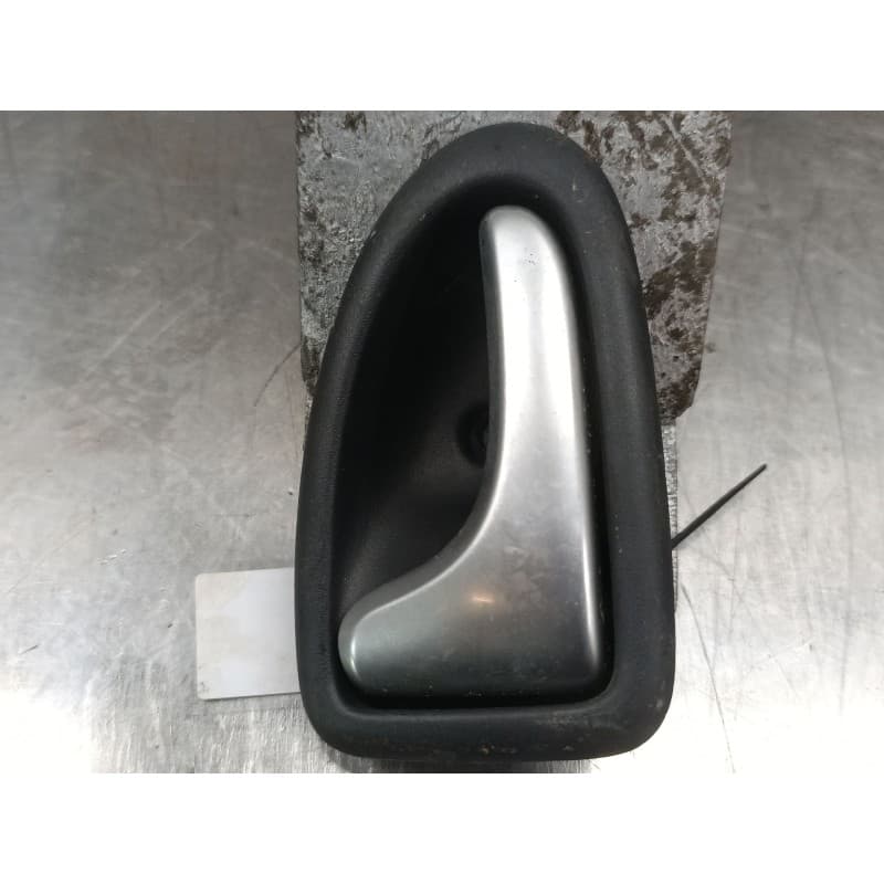 Recambio de maneta interior trasera izquierda para renault clio ii (bb_, cb_) 1.5 dci (b/cb08) referencia OEM IAM - Negro