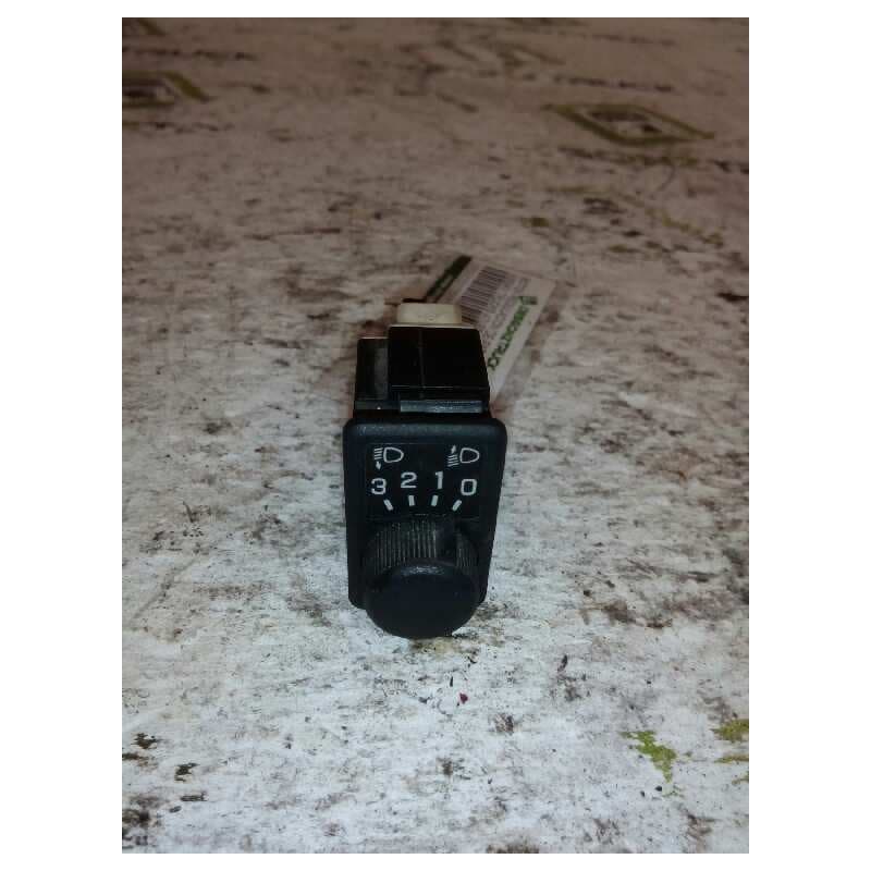 Recambio de boton regulacion de faros para nissan trucks atleon 35.13 referencia OEM IAM - Blanco