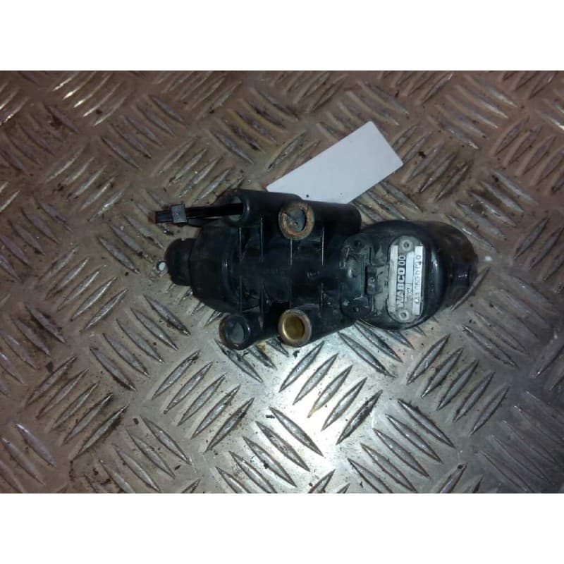 Recambio de valvula aire para man tg - a 18.460 fg / bb (e3/e4) l referencia OEM IAM 4410500120 ELECTRO VALVULA SENSOR ALTURA E - Blanco