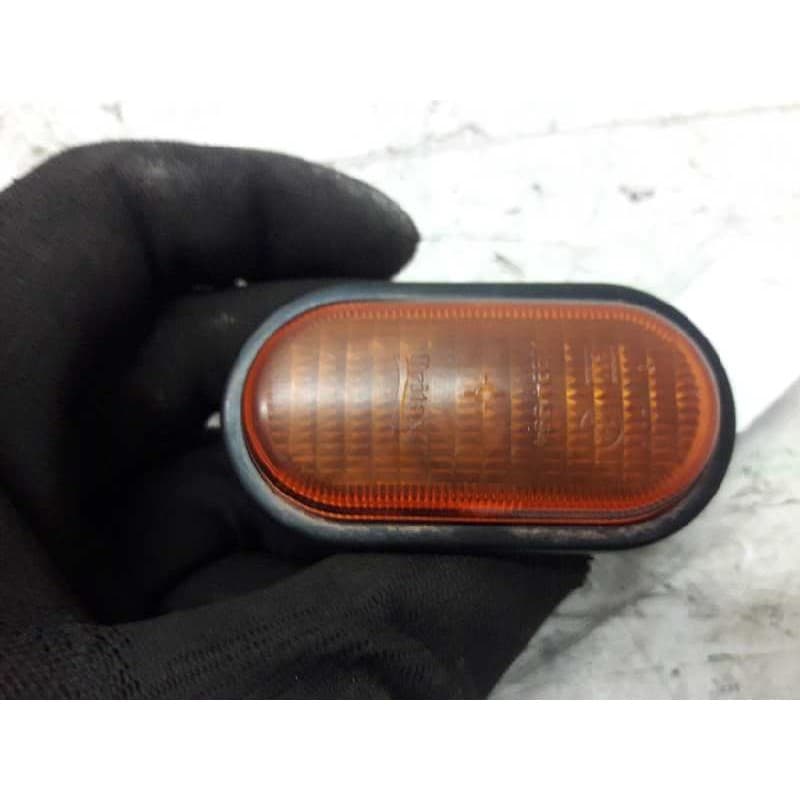 Recambio de piloto lateral derecho para renault master desde '98 referencia OEM IAM 7700847333