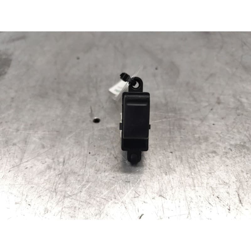 Recambio de mando elevalunas delantero derecho para nissan almera tino (v10) 2.2 dci referencia OEM IAM