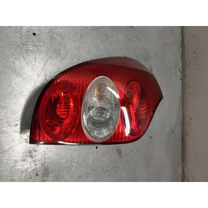 Recambio de piloto trasero izquierdo para renault laguna ii grandtour (kg0/1_) 2.2 dci (kg0f) referencia OEM IAM - Negro