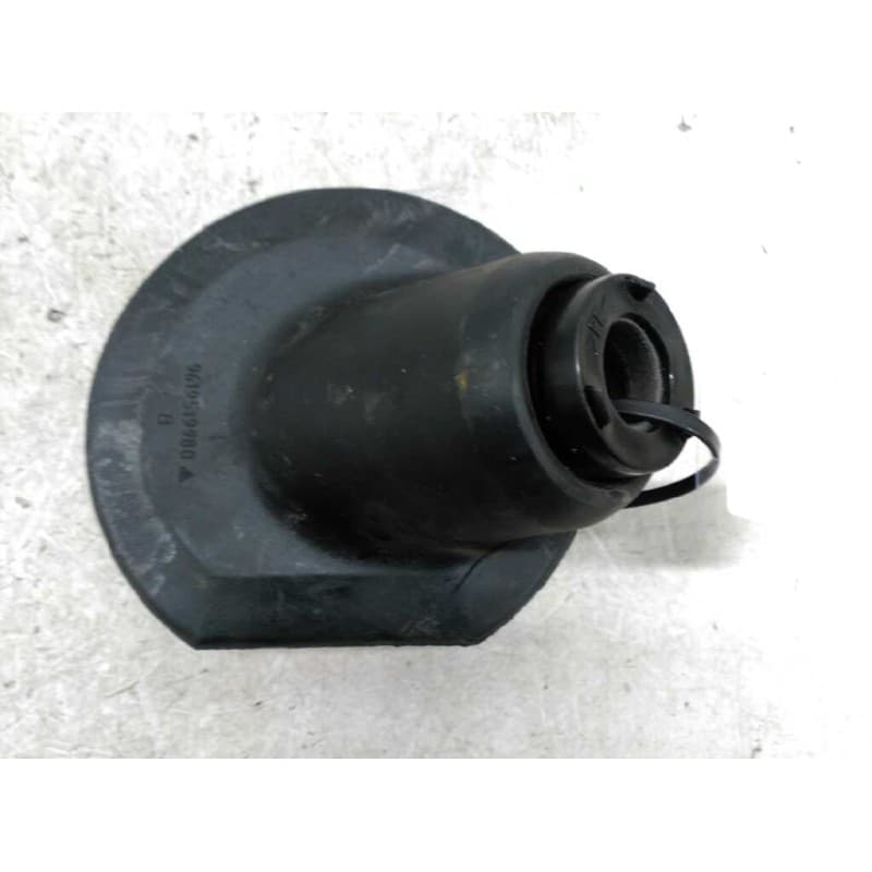 Recambio de cubre polvo columna direccion para citroën xsara berlina 1.9d seduction referencia OEM IAM 9619519980