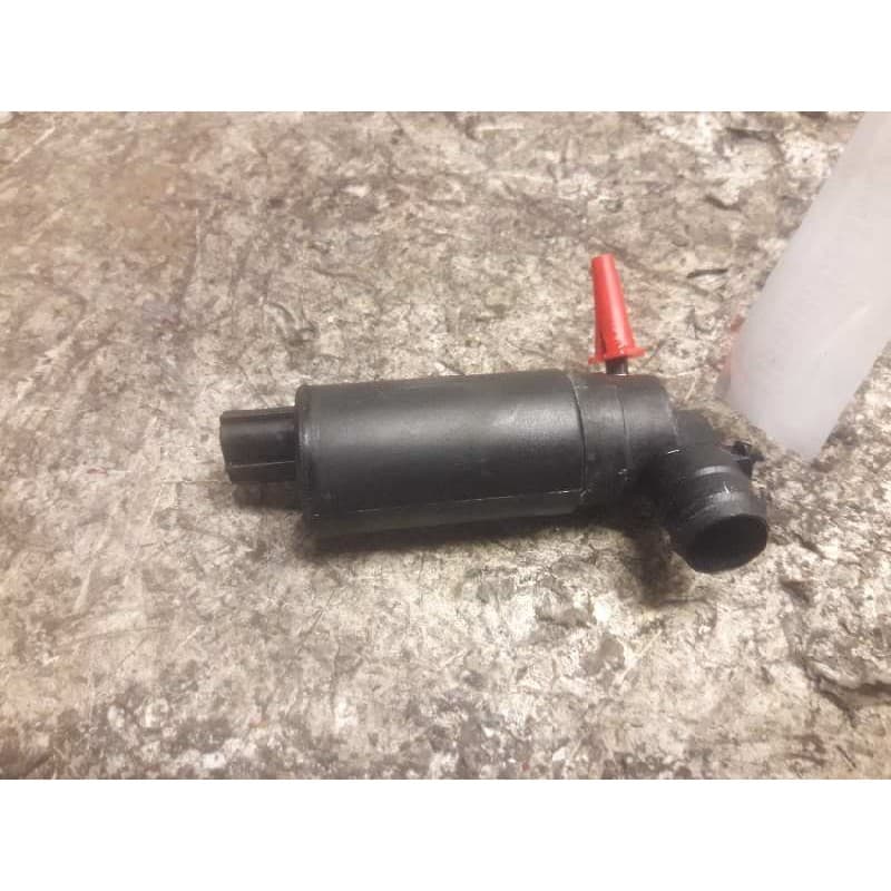 Recambio de bomba limpia para toyota corolla (e12) 1.6 linea luna berlina referencia OEM IAM 2 PINS - Gris