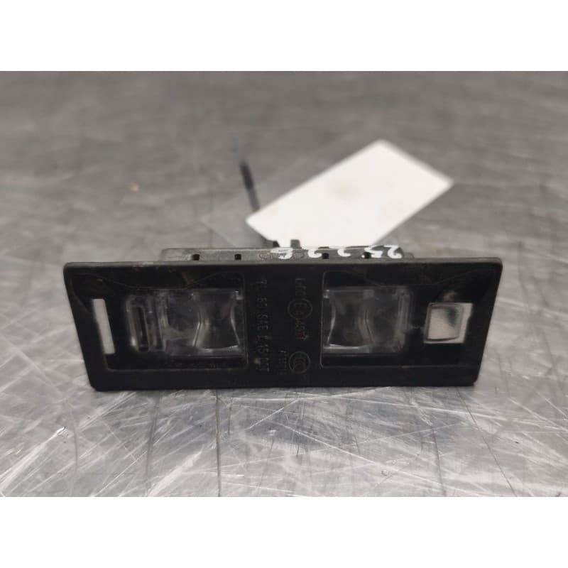 Recambio de piloto matricula para audi q3 (f3b) 35 tdi quattro referencia OEM IAM 8W6943021A - Blanco